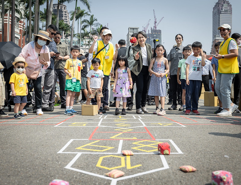 蕭美琴副總統出席總統府假日開放參觀活動　與民互動體驗童趣與文化魅力