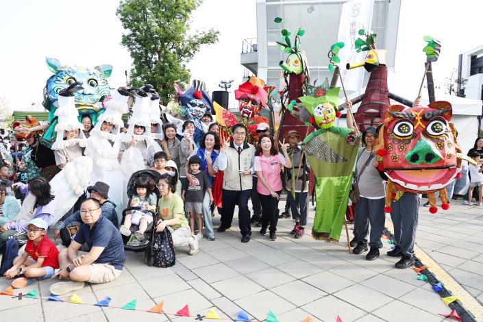 大仙神偶踩街庄頭沸騰　2026台江文化季慶開幕　黃偉哲市長邀民共賞「內海派對‧庄頭看戲」