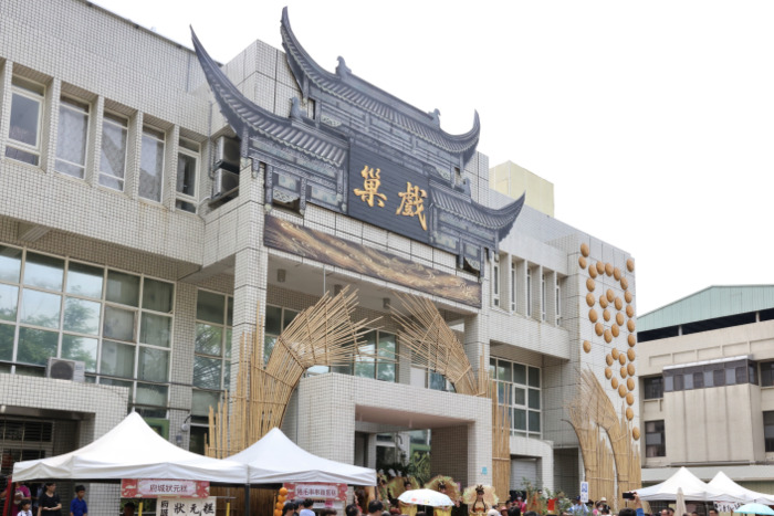 百年戲脈再起航　臺南戲巢藝術館打造城市藝文新地標　明華園回歸發源地開啟新篇章