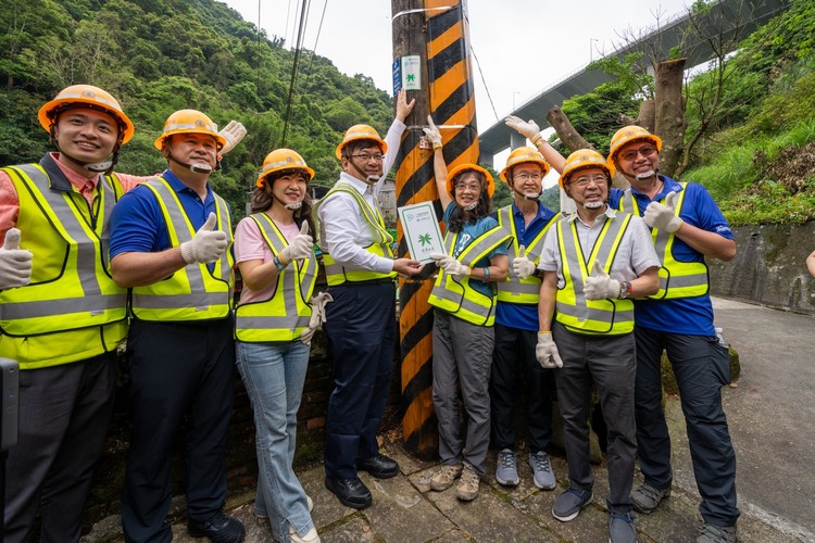 有光就有路！台電攜手千里步道協會　電桿化身國家級綠道引路標誌