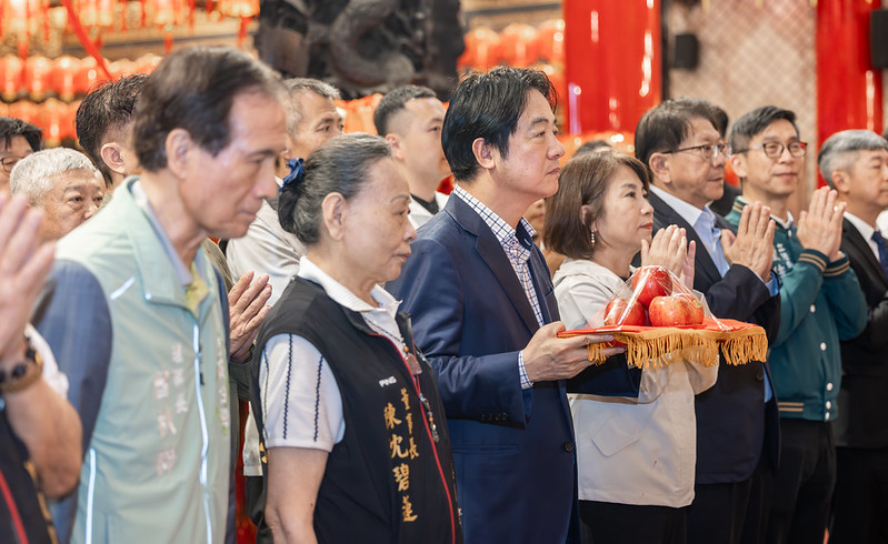 賴清德總統南下屏東慈鳳宮祈福　政策聚焦經濟成長與國安強化