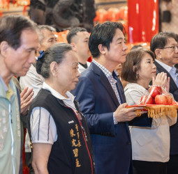 賴清德總統南下屏東慈鳳宮祈福　政策聚焦經濟成長與國安強化