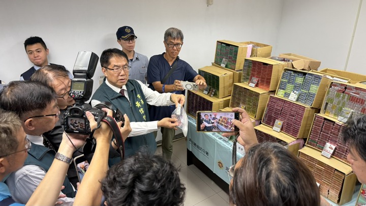 海巡署臺南查緝隊破獲嘉義大型喪屍煙彈據點　精美包裝暗藏煙毒　查扣近4千台非法電子煙主機市值逾6千萬元