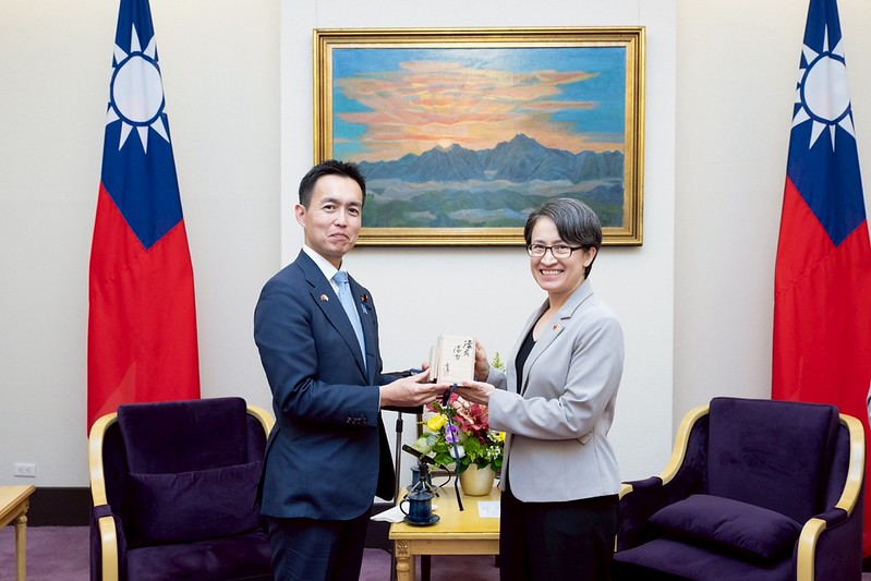 蕭美琴副總統於臺北接見日本自民黨青年局訪團 強調深化臺日合作以應對國際變局與地緣政治挑戰