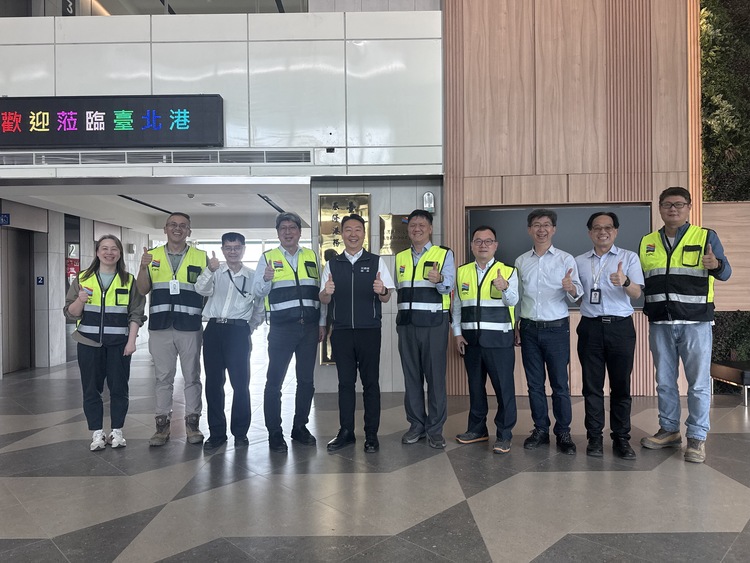 交通部長陳世凱視察臺北港土方收容作業　肯定臺灣港務公司配合中央政策協助公共工程建設推進