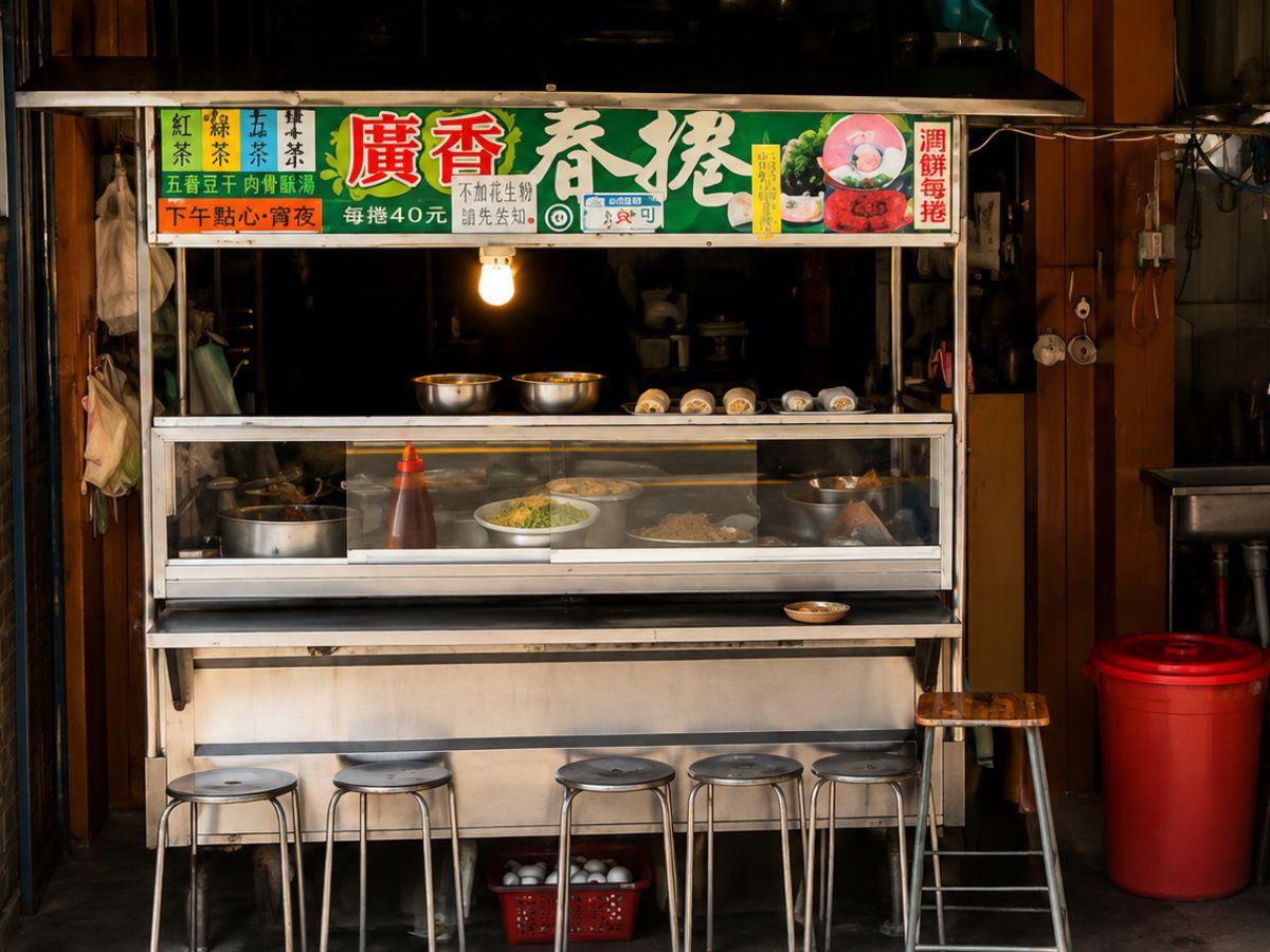 春捲裡竟包入黃麵 佇立虎尾市場半世紀老攤 第三代接棒守護傳統滋味